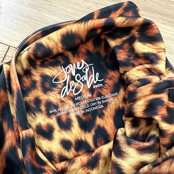 NEW Revolve Joues De Sable Sally Leopard One Piece Swimsuit Size Medium - Picture 4 of 5